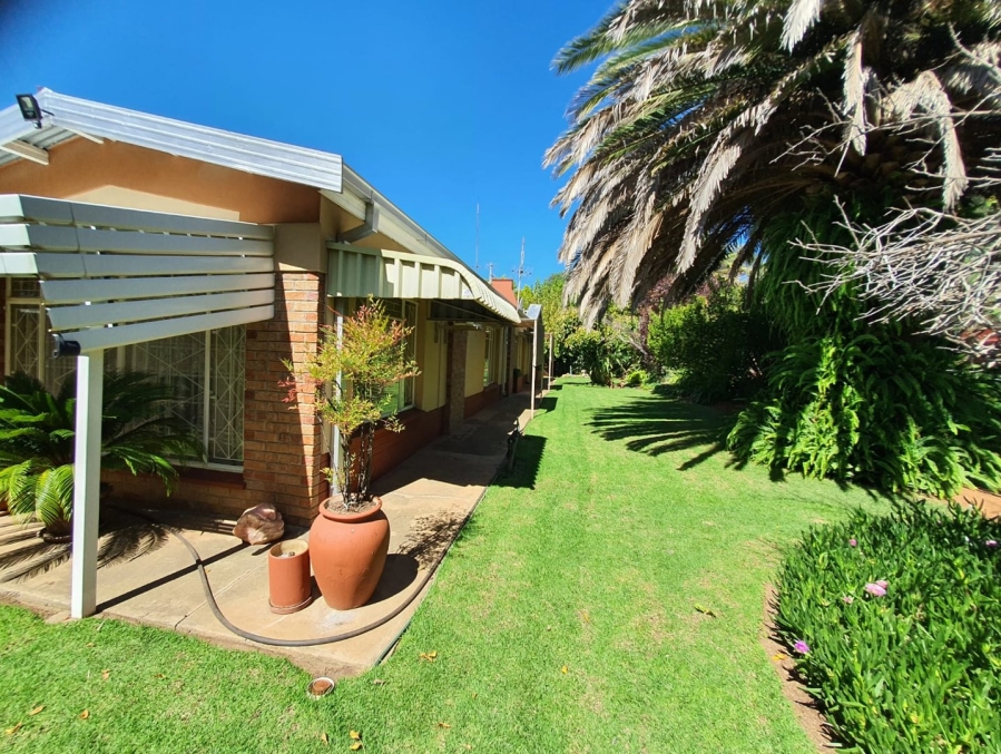 4 Bedroom Property for Sale in Dewetsdorp Free State